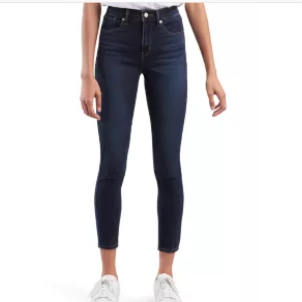 NWOT - Levi’s High waisted 721 Denim Jeans